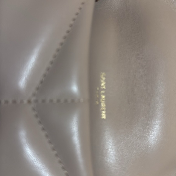 Saint Laurent

Puffer Toy Shoulder Bag in Quilted Lambskin - Picture 3 of 6